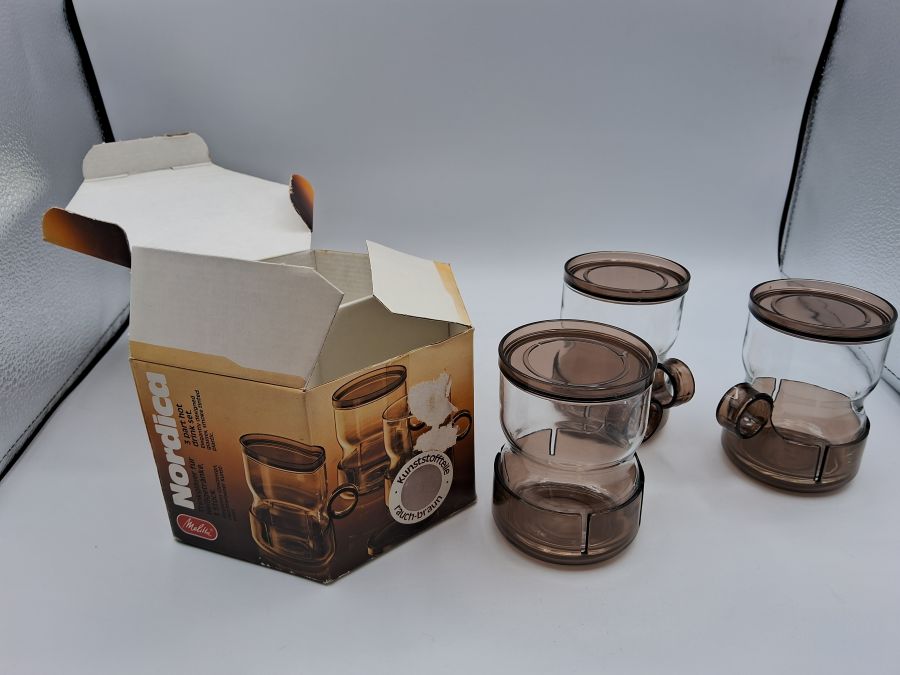2 boxes 6 cups