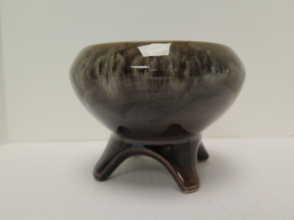 ufo shaped ceramic footed planter