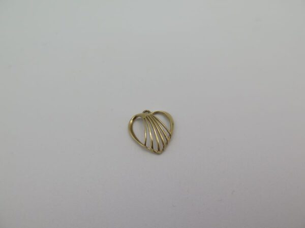 gold heart shaped pendant