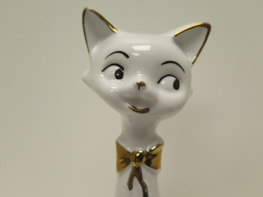 Cat Figurine - Image 3
